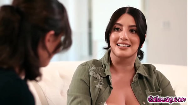 Sarah Arabic Tunduk Pada Mantan Komandannya Casey Calvert, Mengakui Hasrat Terpendam Yang Membara Di Antara Mereka