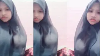 Abg Berjilbab Hitam Tampak Mesra Dengan Kekasihnya