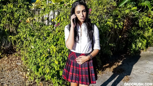 Angelica Cruz Dibuang Dari Kantor, Bapak-bapak Pengen Ngentot