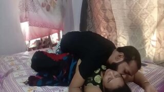 Boudhi Menangkap Tamunya Tengah Menonton Film Porno Dan Langsung Menggila Bersamanya