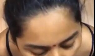 Gadis India Menggoda Dengan Mulut Panasnya Dalam Adegan Blowjob Yang Menggairahkan