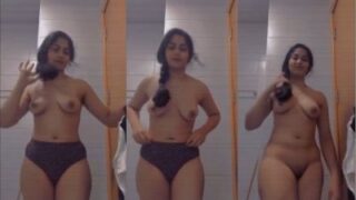 Gadis India Telanjang Bugil Membuka Baju Dan Merekam Video Panas