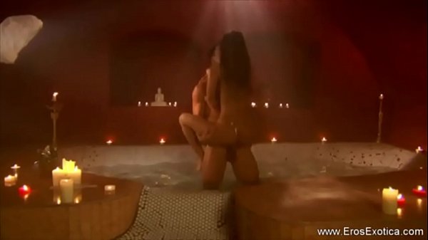 Wajahmu Yang Menggoda Dalam Irama Panas India