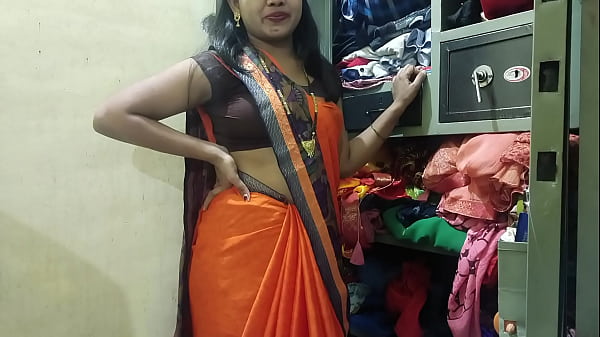 कामवाली की साड़ी खोलकर उसकी चूत में जोरदार चोदाई हिंदी ऑडियो