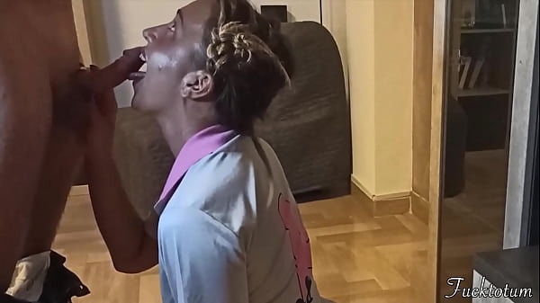 Gadis Cheerleader Culun Pertama Kali Minta Permen, Malah Dijebak Kakek Tua Hingga Tersedot Kontolnya. Tenggorokan Dalamnya Dihajar, Wajah Sombong Dan Seragamnya Dihujani Sperma Deras. Blowjob Halloween Sempurna Dari Remaja Nakal.