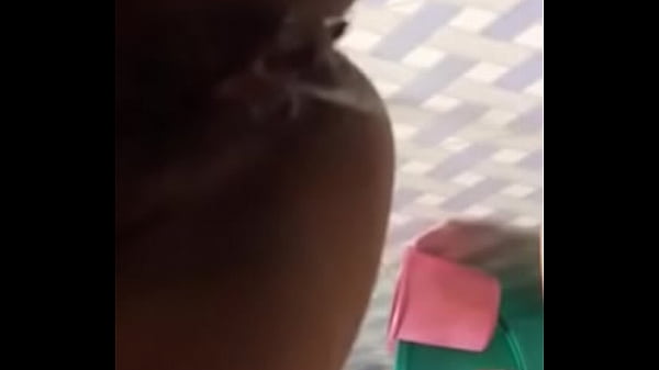 Gadis Desi Perawan Mengencingi