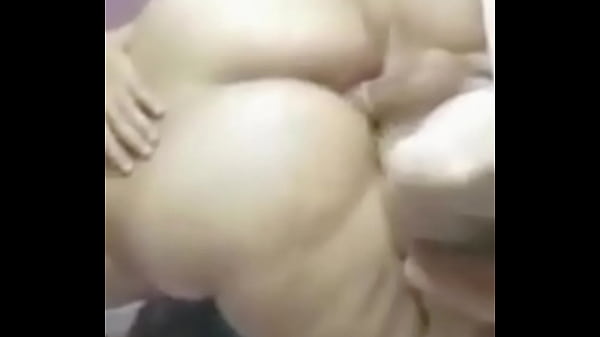 العاهرة دي عايزة الزب في كسها