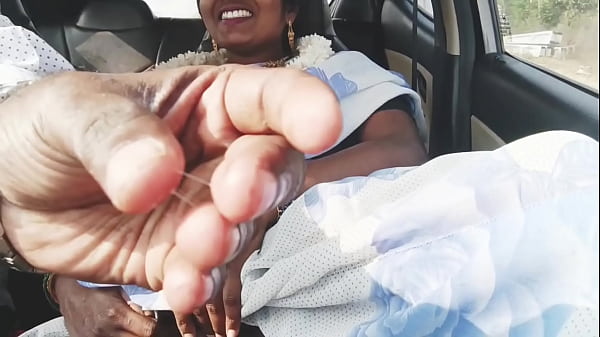 Desi Bhabi Panas Di Mobil Dengan Ipar, Bercinta Liar Sambil Berbisik Mesra Dalam Bahasa Telugu.