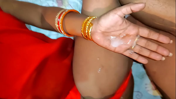 देसी रंडी की नई गांड में पहली बार हिंदी में बोलते हुए धीरे-धीरे लंड घुसेड़ा