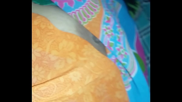 Gaun India Yang Menggoda Dan Siap Dimainkan
