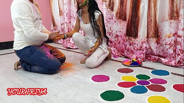 Pesta Holi: Priya Dari India Berpesta Liar Dengan Kakak Tiri Yang Menggoda