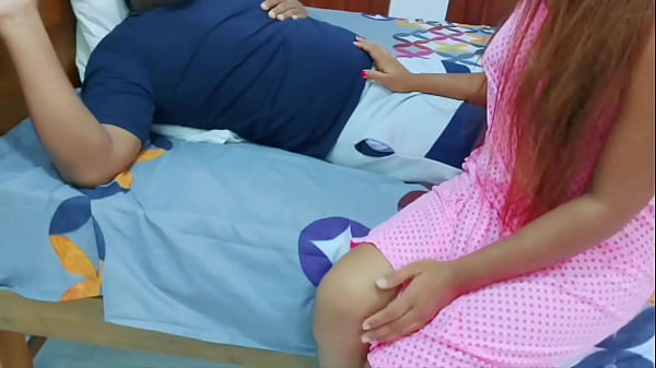 Saat Istri Sibuk Di Kantor, Ibu Mertua Yang Menggairahkan Menghiburku Yang Sedang Sakit