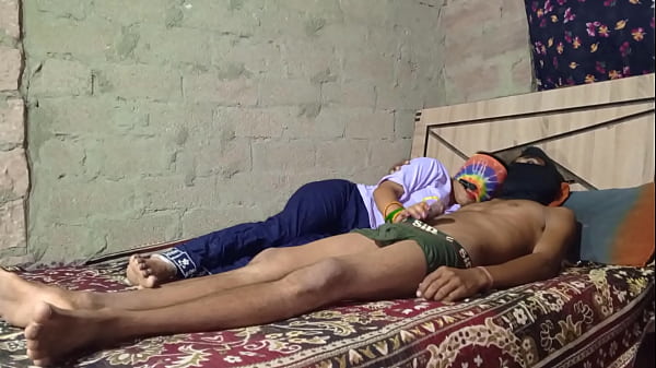 Kakak Ipar Desi Dan Adik Ipar India Beradegan Panas Di Ranjang