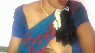 Film Panas India: Bibi Desi Montok Meremas-raba Memeknya Sendiri