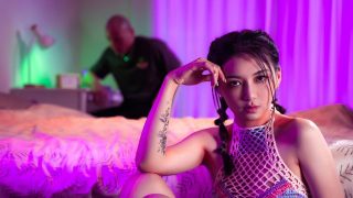 Gadis Asia Menggoda Dengan Jeritan Panas