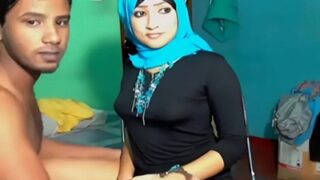 Gadis Berjilbab Asal Bangladesh Menggoda Di Depan Kamera Live Dengan Aksi Panas