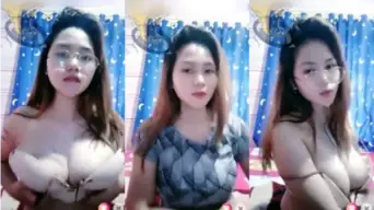 Gadis Muda Mainin Payudara Di Live Streaming
