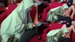 Jilbab Hijau Mengulum