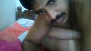 Pasangan India Bercinta Dengan Penuh Gairah Dalam Video Panas