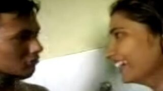 Pasangan Mahasiswa India Bercinta Di Kamar Mandi