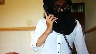 Pelayan Hotel Menggoda Miss Hijab Di Kamar, Rayuannya Bikin Merinding