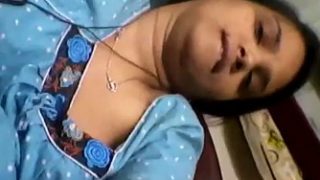 Skandal Telanjang Pegawai Bank Desi: 3 Foto Mesra Yang Mengguncang