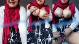 Tante Tobrut Jilbab Merah Menggoda Di Onlyfans, Video Bugilnya Bikin Napsu Meledak