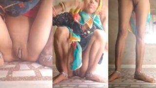 Wanita Rajasthan Memamerkan Kemesraan Desinya Di Depan Kamera