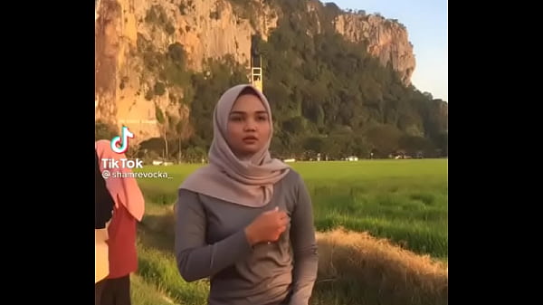 Hijab Bergoyang Mematikan, Menggoda Hingga Tak Tertahankan