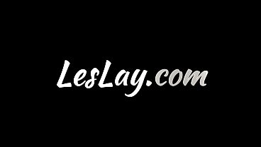 Pijat Panas: Terapis Rayu Pasangan Lesbian Usai Kencan Batal