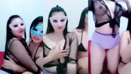 Lesbi Panas Dua Cewek Mesra Berciuman Bergairah