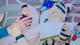Pita Perekat Gadis Remaja Cantik Yang Menggoda Dalam Permainan Bdsm