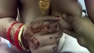 Video Panas Malam Pertama Pengantin India, Istri Seksi Menggoda Ranjang