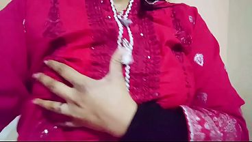 Desi Bhabi Ko Chod Ke Pani Nikal Diya, Hindi Audio Garam Suno.