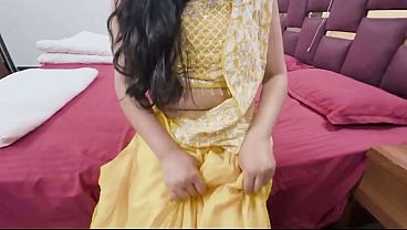 Bhabhi Bas Gili Chut Se Mita Di Devar Ka Gussa, Garam Ras Se Bighal Gaya