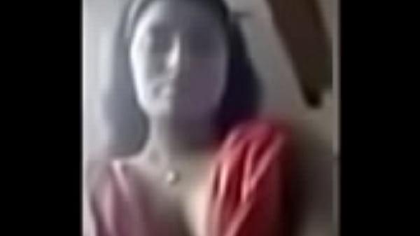 Tetes Susu Wanita India Yang Menggoda