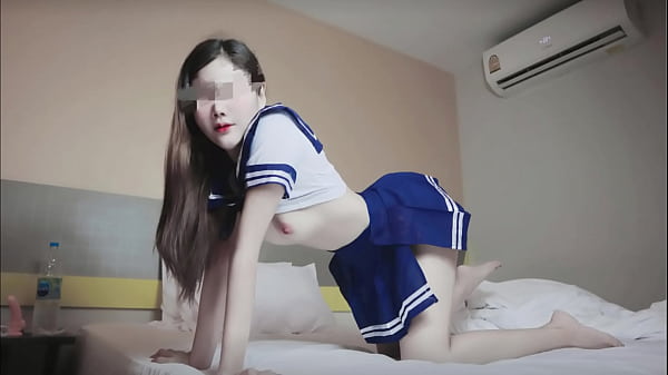 Gadis Sma Jepang Dalam Seragam, Siap Untuk Pelajaran Panas Sebelum Sekolah