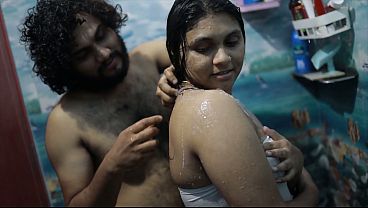Cwean Indian Abang Mandiin Adek Tiri, Panas Basah Bikin Greget.