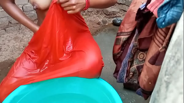 Rati Mandi Di Kamar Mandi Sambil Suara Hindi Bikin Basah Dan Panas.