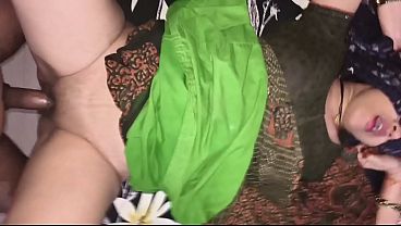 Adik Tiri Desi Digenjot Habis-habisan Sama Kakak Tiri Pas Lagi Berdua Di Rumah, Film Penuh Dengan Suara Hindi Yang Bikin Makin Panas.