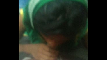 Desi Auntie Jadi Pengemis Di Kereta Lokal, Siap Digenjot Abis-abisan