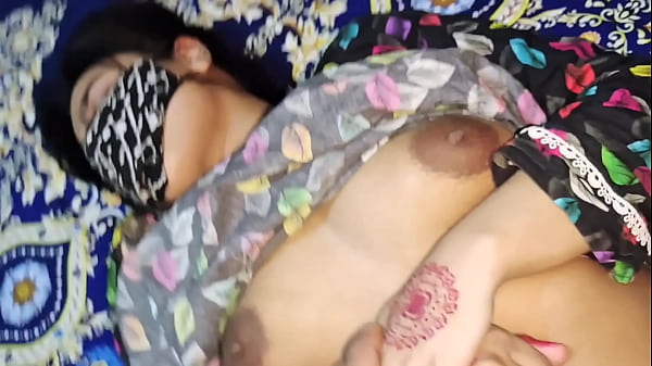 Ibu Tiriku Ngajarin Seks Dengan Dirty Talk Hindi, Erangan Liar, Ngentot Brutal.