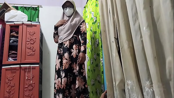 Bu Guru Lihat Murid Lagi Colmek, Langsung Diajak Main Kontol.