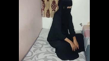 Gadis Bercadar Main Di Belakang Sama Sopir Pribadi, Nikmatin Malam Tanpa Sepengetahuan Suami.