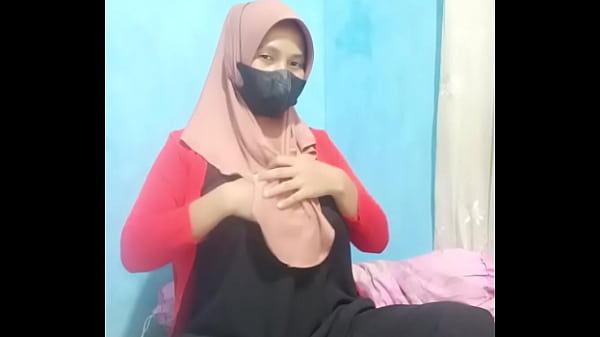 Gadis Berjilbab Mainin Dildo Saking Nafsunya Sampe Crot Sendiri