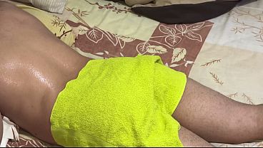 Mertua Montok Bantuin Mantu, Pijatan Berubah Jadi Adegan Panas.