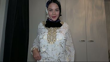 Pov – Ngencengin Adek Tiri Muslimah Berhijab, Romantis Tapi Panas Banget