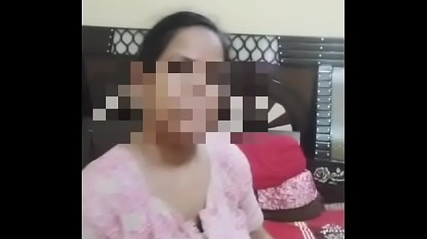 Desi Bhabhi Haus, Badan Jal Raha, Bas Ek Chhed Ki Pyaas.