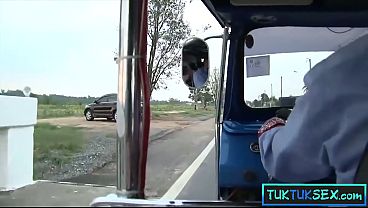 Ibu-ibu Thailand Abg Di Pinggir Jalan Langsung Digaruk Dan Dibawa Muter-muter Buat Main.