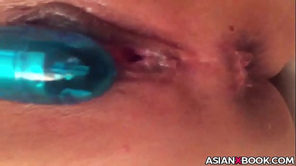Cewek Asia Manja, Memeknya Dimainin Mainan